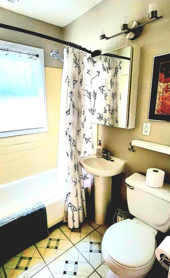Spacious Cherry Creek Villa Denver Bagian luar foto