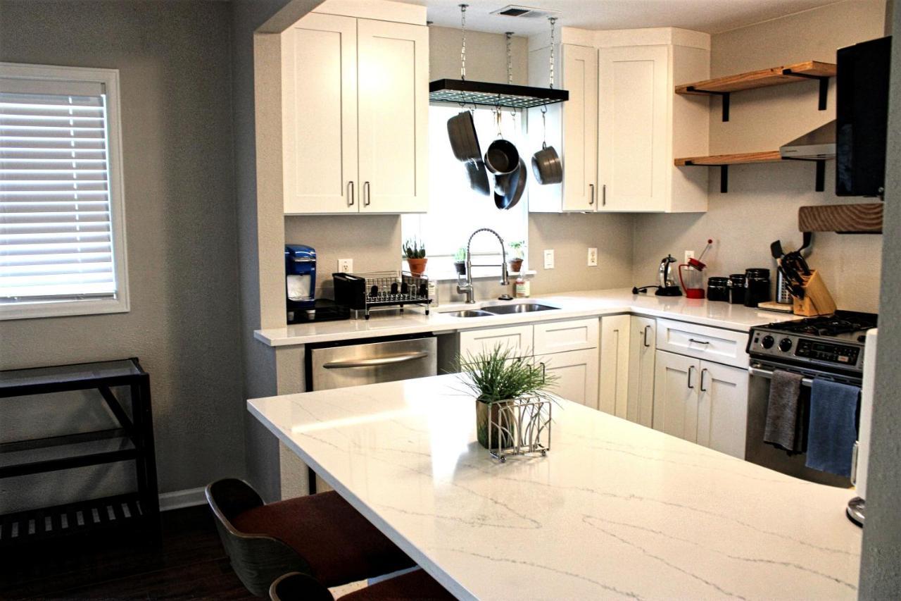 Spacious Cherry Creek Villa Denver Bagian luar foto
